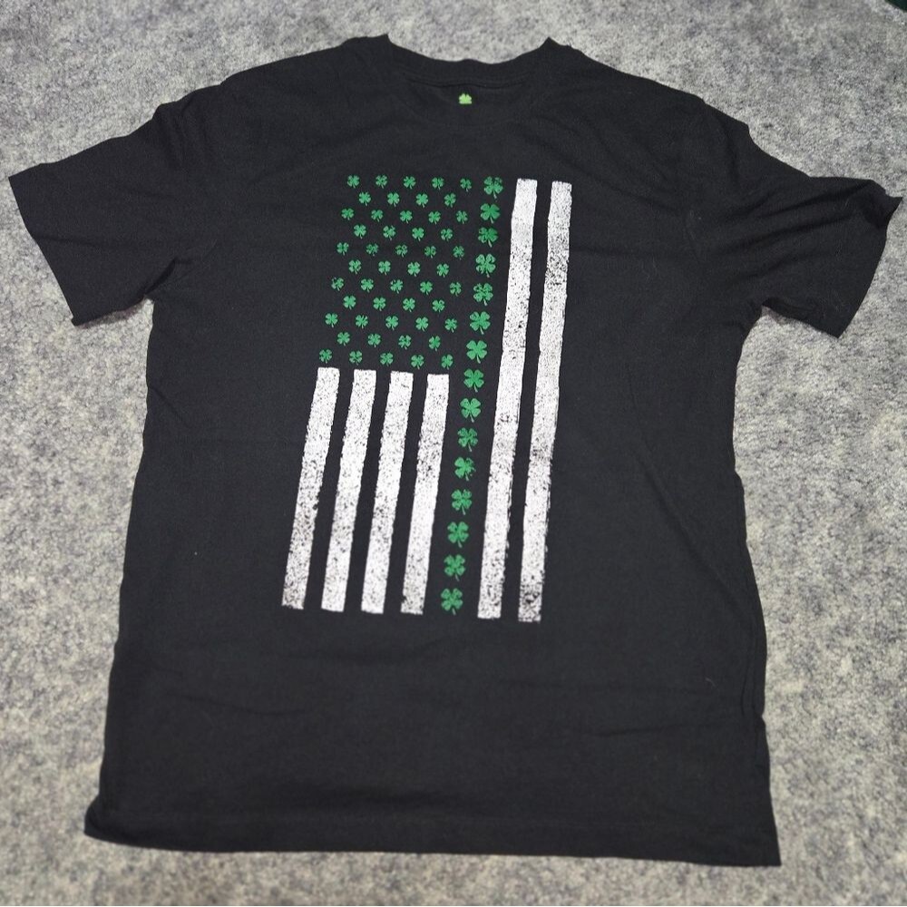 Black T-Shirt with Green and White American Flag Design With For Leaf Clovers M